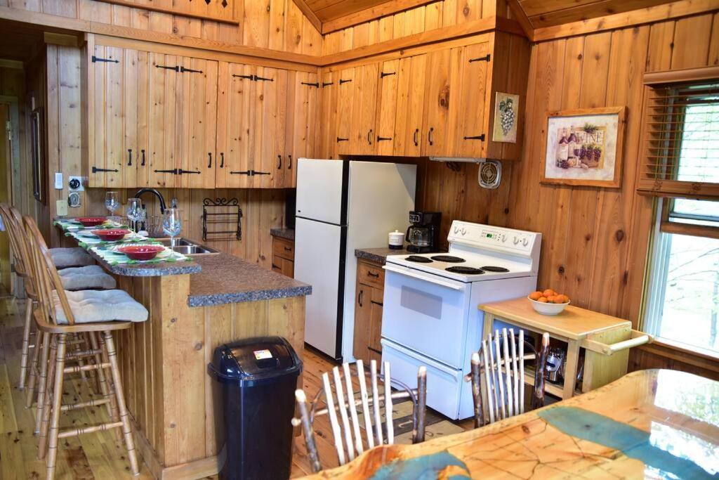 Quiet And Comfy 3Bed/2Bath - Chalet With Hot Tub. Cedar 外观 照片