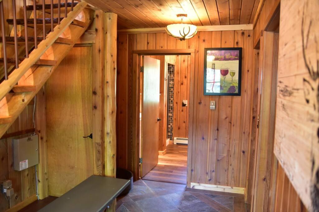 Quiet And Comfy 3Bed/2Bath - Chalet With Hot Tub. Cedar 外观 照片