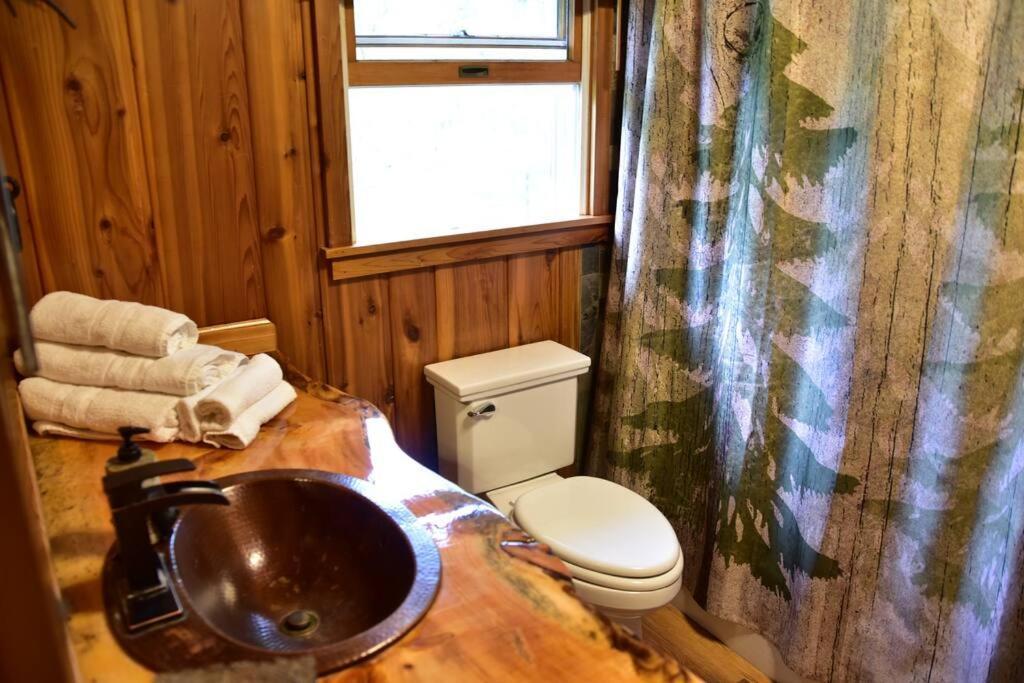 Quiet And Comfy 3Bed/2Bath - Chalet With Hot Tub. Cedar 外观 照片