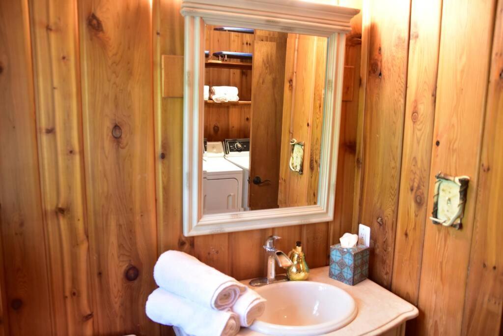 Quiet And Comfy 3Bed/2Bath - Chalet With Hot Tub. Cedar 外观 照片