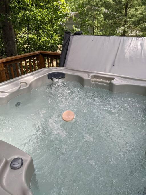 Quiet And Comfy 3Bed/2Bath - Chalet With Hot Tub. Cedar 外观 照片