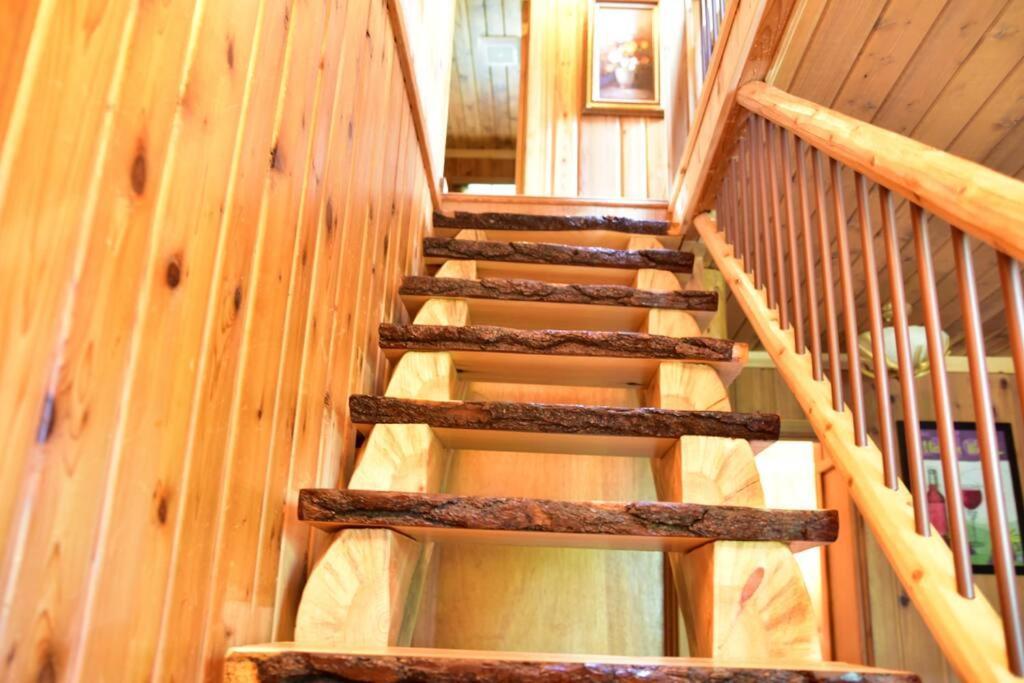 Quiet And Comfy 3Bed/2Bath - Chalet With Hot Tub. Cedar 外观 照片