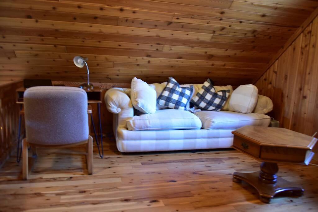 Quiet And Comfy 3Bed/2Bath - Chalet With Hot Tub. Cedar 外观 照片