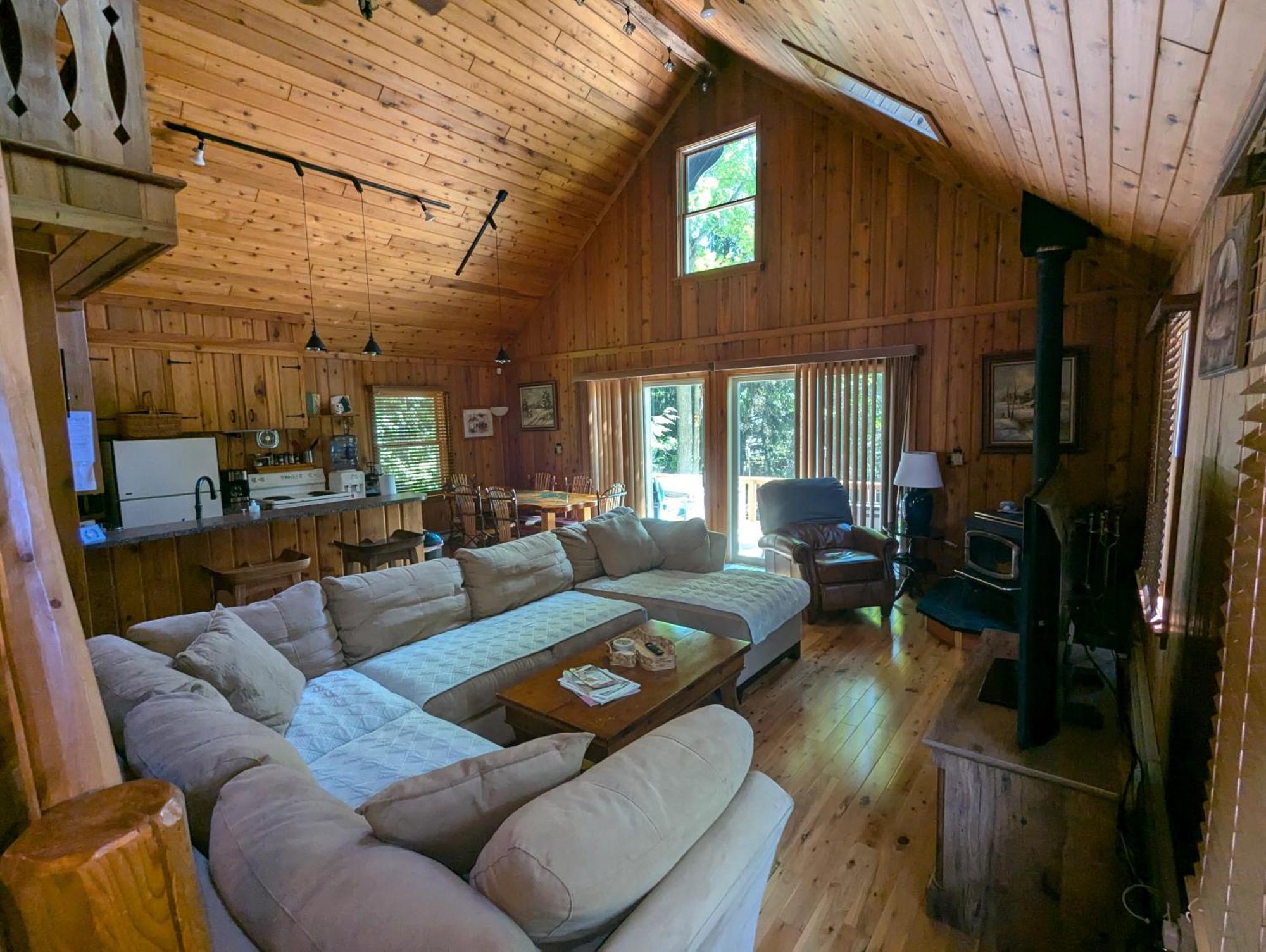 Quiet And Comfy 3Bed/2Bath - Chalet With Hot Tub. Cedar 外观 照片